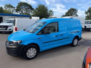 2016 Volkswagen Caddy Maxi 2.0 Tdi C20 Bluemotion Tech Startline Panel Van 6dr Diesel Manual Lwb Euro 6 (s/s) (102 Ps) in Blue — image 3