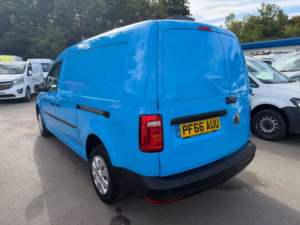 2016 Volkswagen Caddy Maxi 2.0 Tdi C20 Bluemotion Tech Startline Panel Van 6dr Diesel Manual Lwb Euro 6 (s/s) (102 Ps) in Blue — image 4