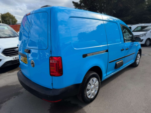 2016 Volkswagen Caddy Maxi 2.0 Tdi C20 Bluemotion Tech Startline Panel Van 6dr Diesel Manual Lwb Euro 6 (s/s) (102 Ps) in Blue — image 6