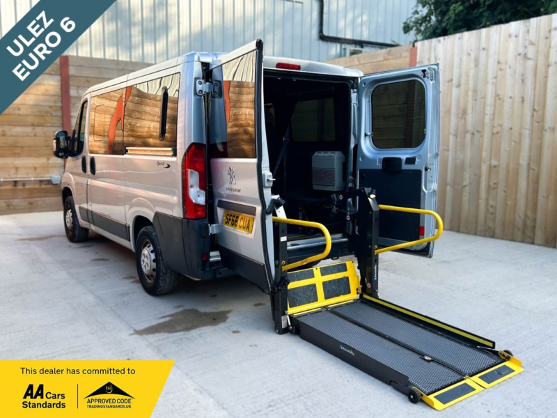 2018 Peugeot Boxer 5 SEAT Wheelchair Accessible Disabled Access Vehicle Wav in Silver — image 1