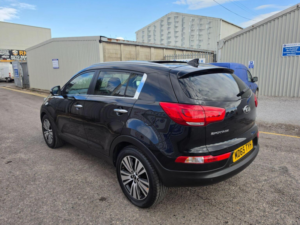 2016 Kia Sportage 1.7 Crdi Ecodynamics 3 2WD Euro 6 (s/s) 5dr in Black — image 4