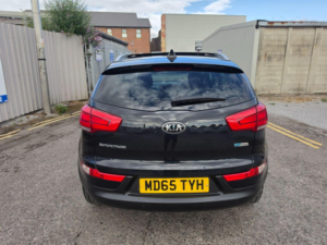2016 Kia Sportage 1.7 Crdi Ecodynamics 3 2WD Euro 6 (s/s) 5dr in Black — image 5
