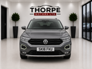 2018 Volkswagen T-Roc 2.0 Tsi Sel in Grey — image 2