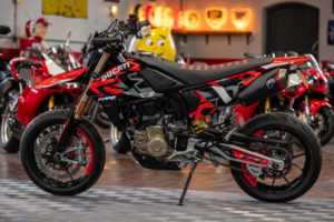 2025 Ducati Hypermotard 698 *low Mileage - Stunning Example* in Multicolour — image 3