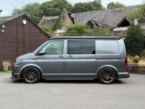 2016 Volkswagen Transporter 2.0 Tdi T30 150 Bluemotion Tech Highline in Grey — image 6