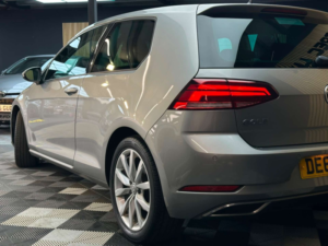 2017 Volkswagen Golf 2.0 Tdi Gt Hatchback 3dr Diesel Manual Euro 6 (s/s) (150 Ps) in Silver — image 4