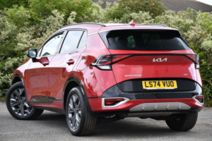 2024 Kia Sportage 1.6 H T-Gdi Gt-Line SUV 5dr Petrol Hybrid Auto Euro 6 (s/s) (207 Bhp) in Red — image 3
