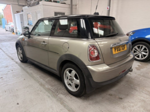2011 MINI Hatch 1.6 Cooper D Hatch in Silver — image 3