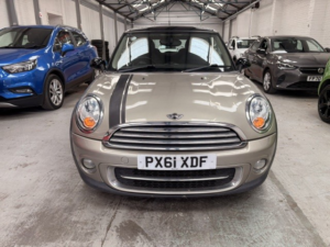 2011 MINI Hatch 1.6 Cooper D Hatch in Silver — image 6
