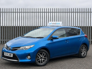 2014 Toyota Auris 1.6 V-Matic Icon Plus Euro 5 5dr in Blue — image 2