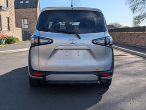 2018 Toyota Sienta in Silver — image 6