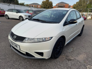 2011 Honda Civic 1.4 I-Vtec Ti 5dr in White — image 2