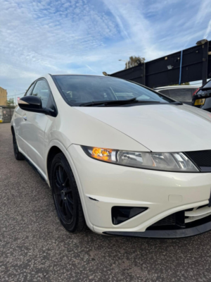 2011 Honda Civic 1.4 I-Vtec Ti 5dr in White — image 3