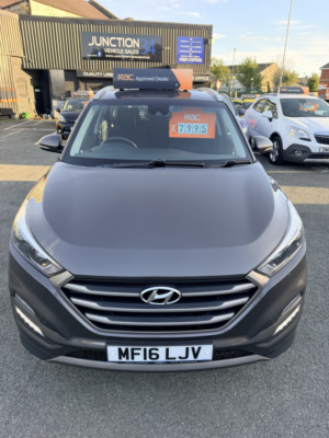 2016 Hyundai Tucson 1.7 Tucson Se Nav 1.7 D 116ps Bd +fss in Grey — image 3