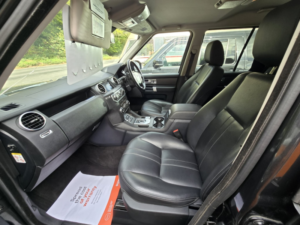 2014 Land Rover Discovery 4 3.0 Sd V6 Se Tech in Grey — image 3