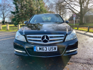 2013 Mercedes-Benz C-Class 1.6 C180 Blueefficiency Executive Se 4d 154 Bhp in Black — image 2