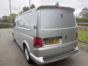 2022 Volkswagen Transporter T6.1 2.0 Tdi Highline 150 Lwb 6sp Ulez Eu6 in Silver — image 5