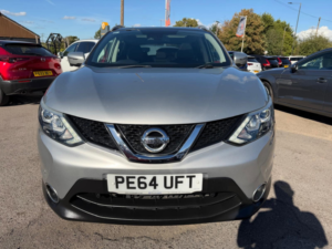 2014 Nissan Qashqai 1.5 Dci Tekna SUV 5dr Diesel Manual 2WD Euro 5 (s/s) (110 Ps) in Silver — image 2