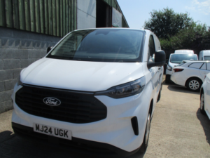 2024 Ford Transit Custom 2.0 New Shape Transit Custom V710 Trend Van 300 L2 2.0l Ecoblue 110ps Fwd 6 Speed Manual in White — image 2