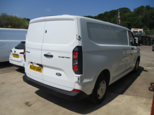 2024 Ford Transit Custom 2.0 New Shape Transit Custom V710 Trend Van 300 L2 2.0l Ecoblue 110ps Fwd 6 Speed Manual in White — image 5