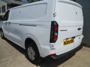 2024 Ford Transit Custom 2.0 New Shape Transit Custom V710 Trend Van 300 L2 2.0l Ecoblue 110ps Fwd 6 Speed Manual in White — image 6