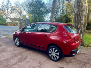 2011 Peugeot 3008 1.6 Hdi Active in Red — image 4