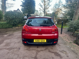 2011 Peugeot 3008 1.6 Hdi Active in Red — image 5