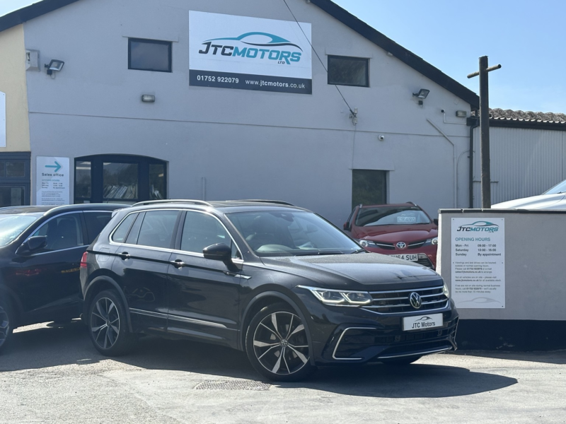 2021 Volkswagen Tiguan 1.5 Tsi 150 R-Line 5dr Auto, Black, Petrol + Pan Roof / Great History in Black — image 1