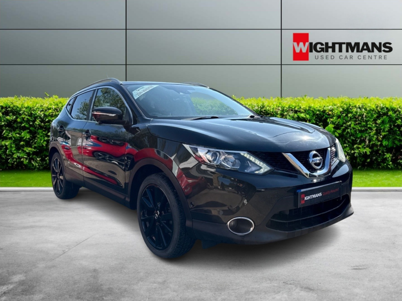 2014 Nissan Qashqai 1.5 Dci Tekna in Black — image 1
