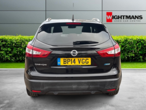 2014 Nissan Qashqai 1.5 Dci Tekna in Black — image 5