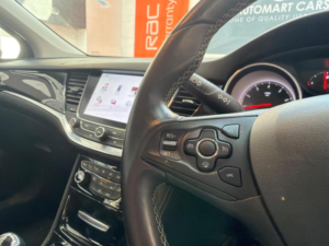 2017 Vauxhall Astra 1.4i Turbo Elite Nav Euro 6 5dr in Black — image 6
