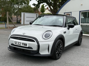 2022 MINI Hatch 1.5 Cooper Classic Euro 6 (s/s) 3dr in Silver — image 3