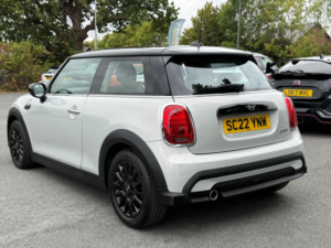 2022 MINI Hatch 1.5 Cooper Classic Euro 6 (s/s) 3dr in Silver — image 4