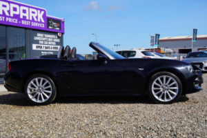 2017 Fiat 124 Spider 1.4 Multiair Lusso Plus Euro 6 2dr in Black — image 5