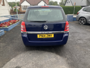 2014 Vauxhall Zafira 1.8 16v Exclusiv in Blue — image 3