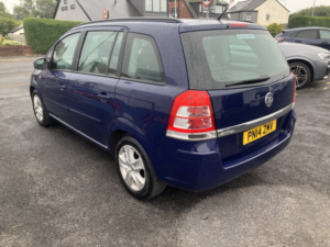 2014 Vauxhall Zafira 1.8 16v Exclusiv in Blue — image 4