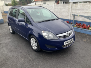 2014 Vauxhall Zafira 1.8 16v Exclusiv in Blue — image 6