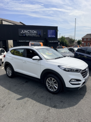 2017 Hyundai Tucson 1.7 Tucson Se Nav 1.7 D 116ps Bd +fss in White — image 4