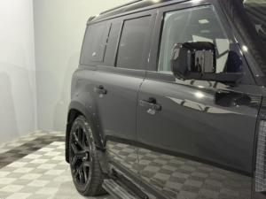 2024 Land Rover Defender 110 3.0 D250 Mhev Xs Edition in Black — image 3