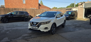 2017 Nissan Qashqai 1.6 Dig-T N-Connecta in White — image 2