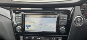 2017 Nissan Qashqai 1.6 Dig-T N-Connecta in White — image 6