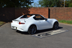 2019 Mazda Mx-5 Rf 2.0 Skyactiv-G Sport Nav in White — image 3