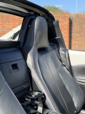 2019 Mazda Mx-5 Rf 2.0 Skyactiv-G Sport Nav in White — image 4