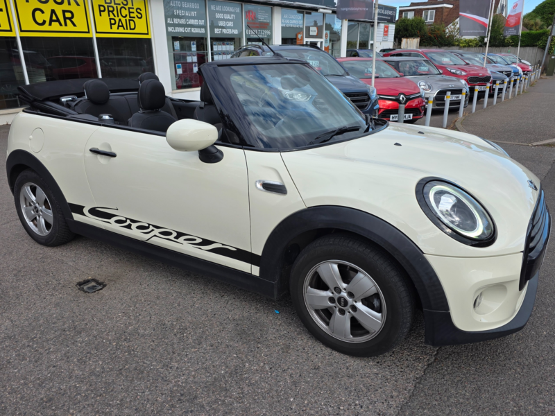 2020 MINI Convertible 1.5 Cooper Classic Convertible 2dr Petrol Manual Euro 6 (s/s) (136 Ps) in White — image 1