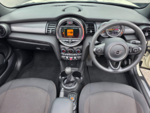 2020 MINI Convertible 1.5 Cooper Classic Convertible 2dr Petrol Manual Euro 6 (s/s) (136 Ps) in White — image 4