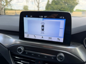 2019 Ford Focus 1.0 T Ecoboost Titanium in Blue — image 4
