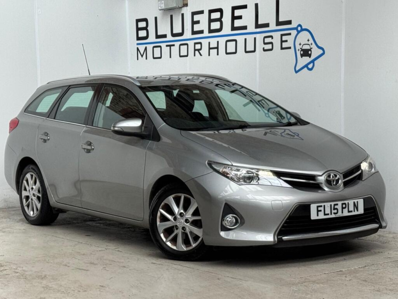 2015 Toyota Auris 1.4 D-4d Icon Touring Sports Euro 5 (s/s) 5dr in Grey — image 1