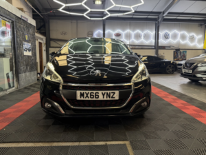 2016 Peugeot 208 1.2 Puretech Gt Line in Black — image 2