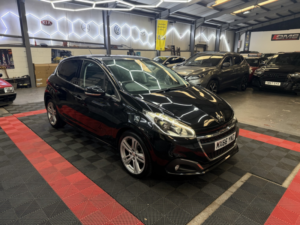 2016 Peugeot 208 1.2 Puretech Gt Line in Black — image 6