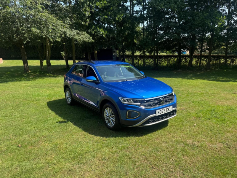 2023 Volkswagen T-Roc 1.0 Tsi Life Euro 6 (s/s) 5dr in Blue — image 1